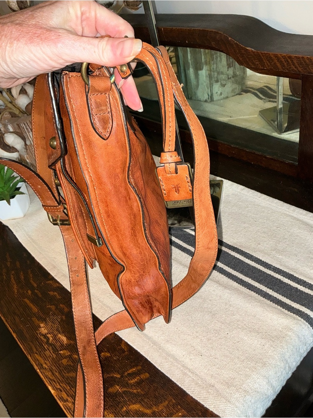 RARE Frye Leather Cameron Magazine Crossbody Bag Cognac Brown Retail $438 - Picture 6 of 12